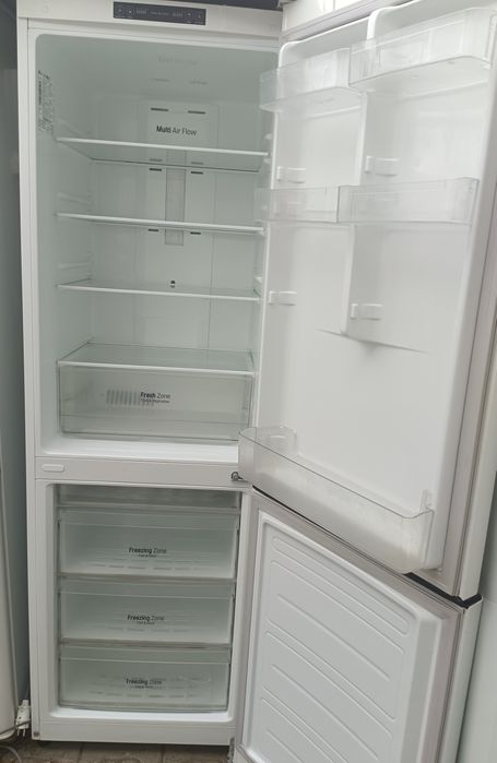 Холодильник LG продам