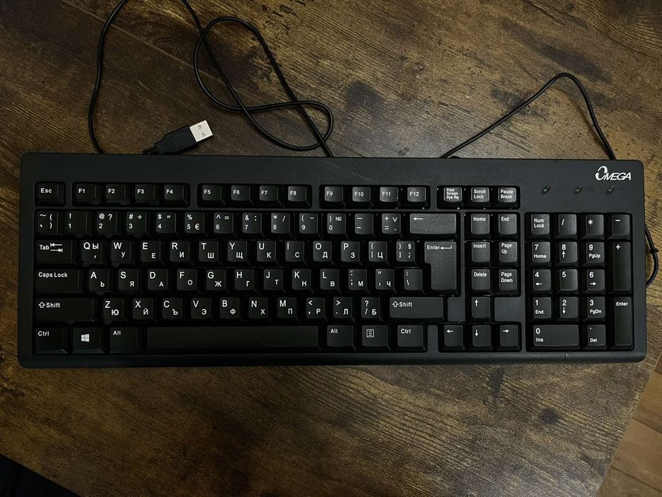 Комплект компютърни аксесоари – клавиатура + 2 мишки + DisplayPort каб