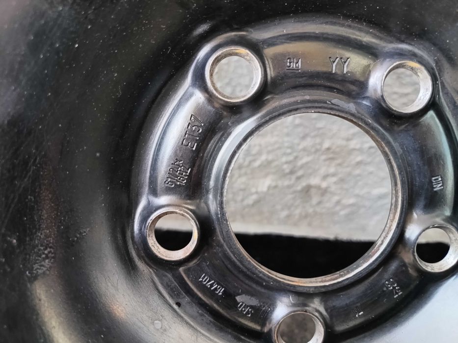 Продавам 2 броя джанти.