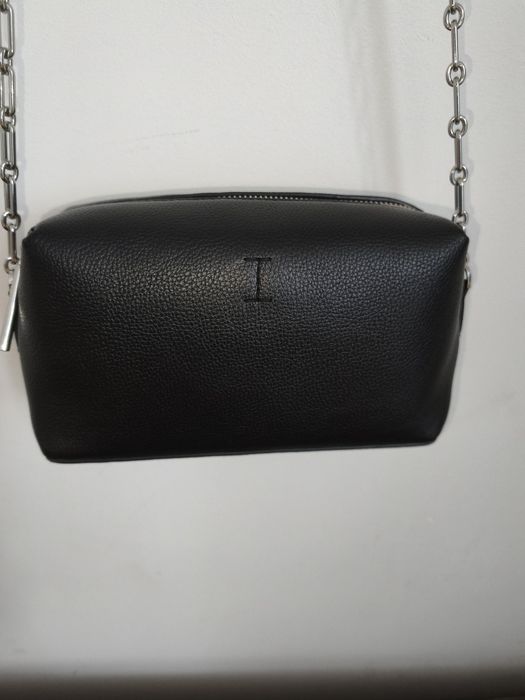 Calvin Klein Мини чантичка !