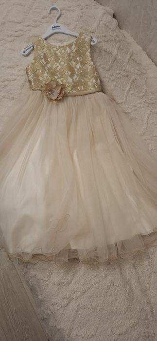 Продам детское вечерние платье.