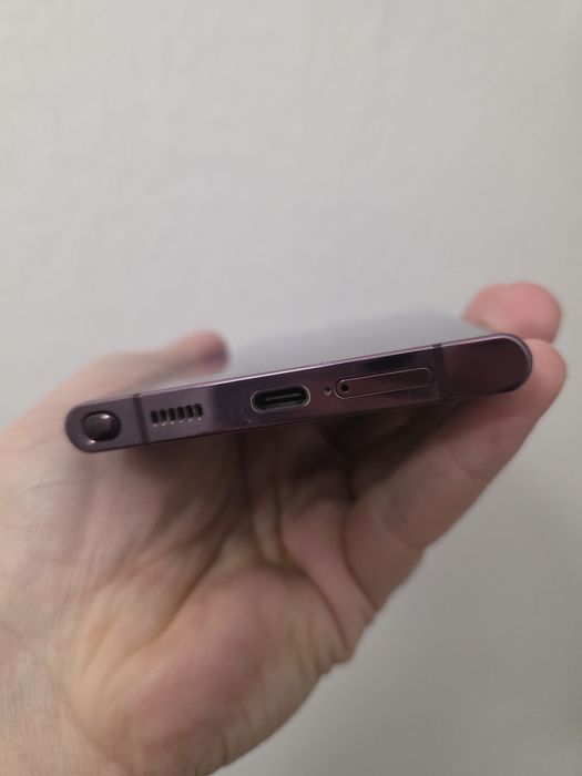 Samsung Galaxy s22 Ultra с нова оригинална батерия