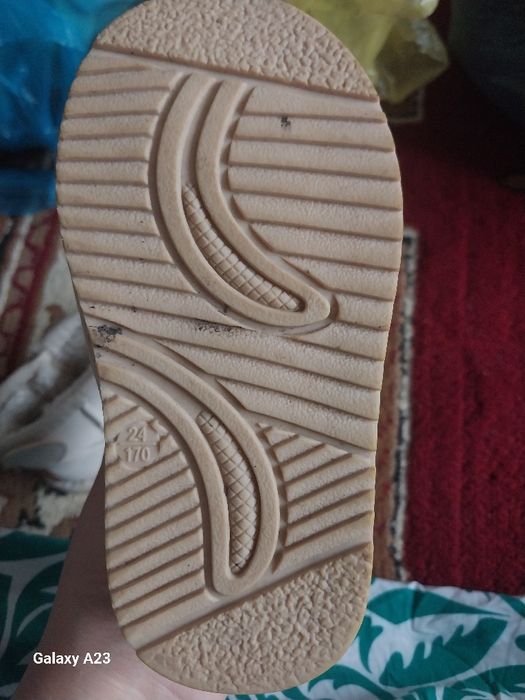 Продаю новый комбинезон тройка