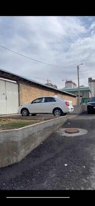 Институт СНБ напротив Участок 12 соток фасад 40 на 30 метров Коробка