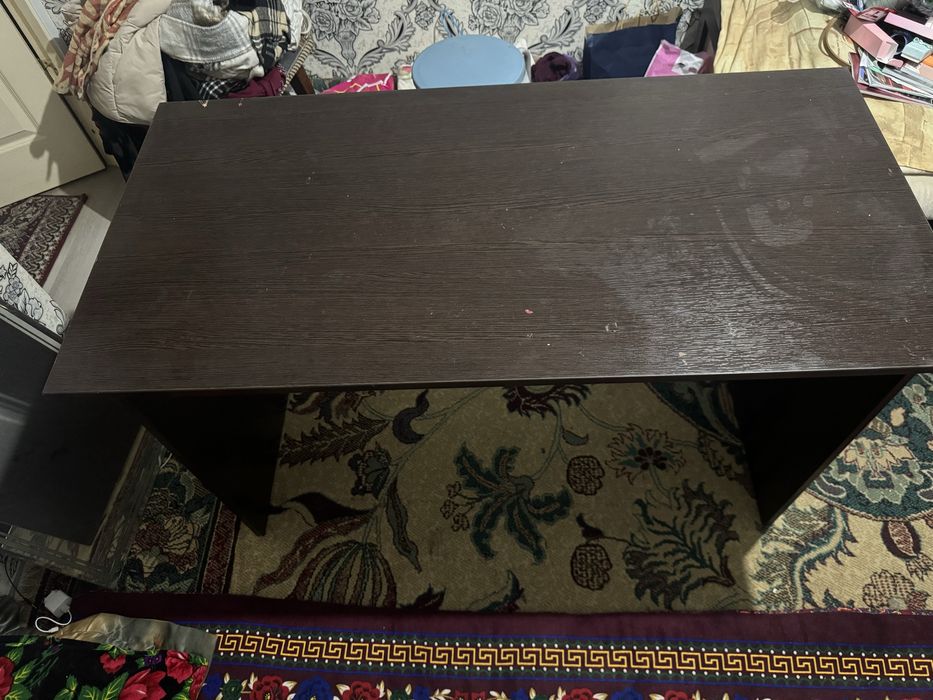 Stol sotiladi kelishilgan narxda