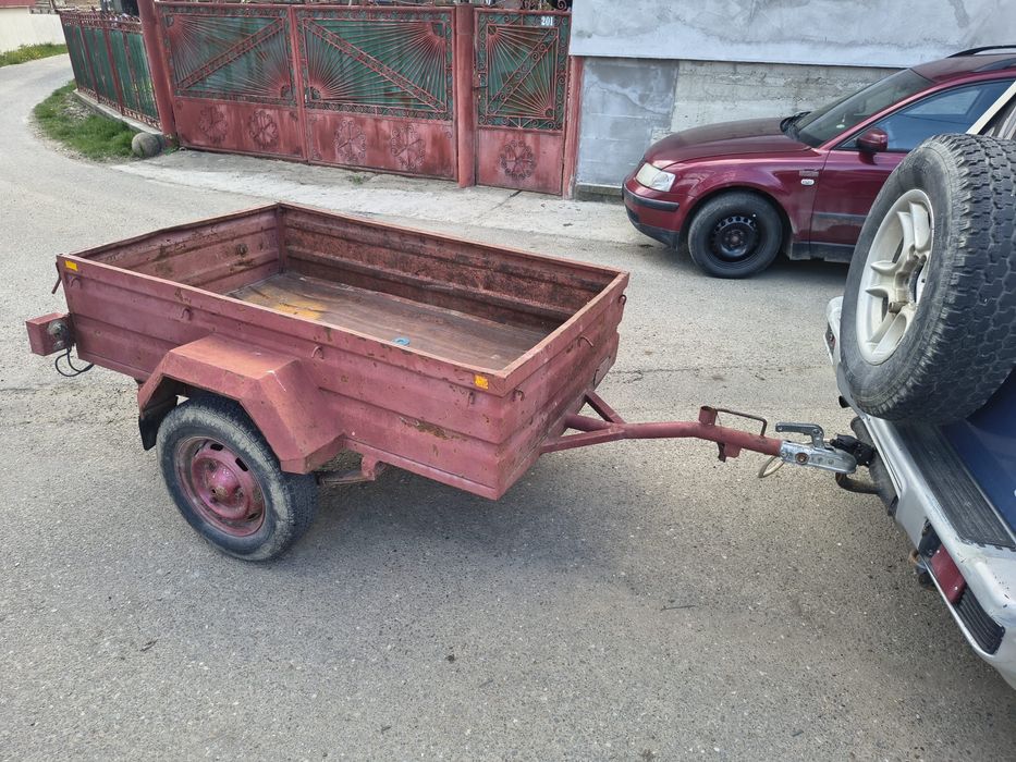 Remorcă auto de vânzare – robustă și practică
