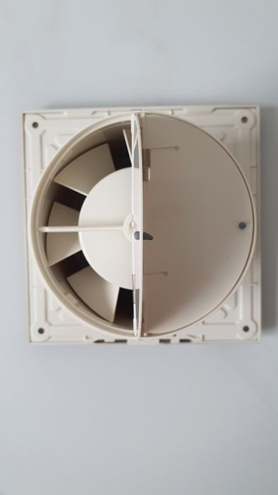 Продам вытяжной вентилятор (вытяжка)