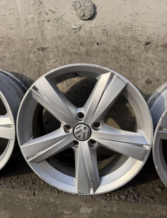 Volkswagen Passat диски оригинал Р17