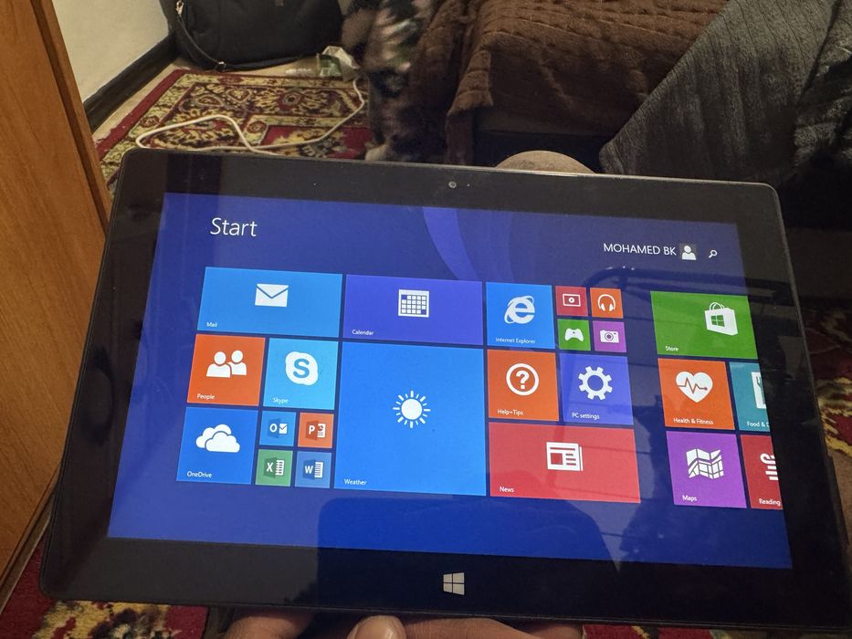 Surface tablet with a detachable keyboard