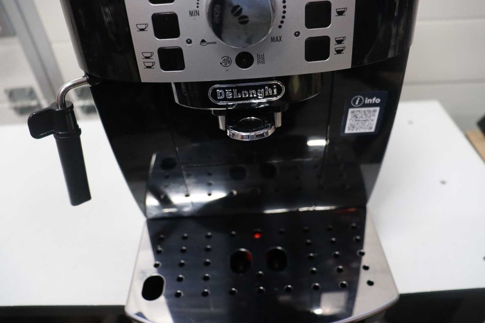 Кафеавтомат De'Longhi Magnifica S 1450W, 5вида напитки, 15бара