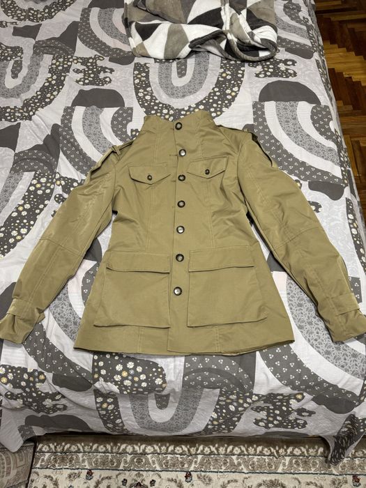 Куртка новая, стильная