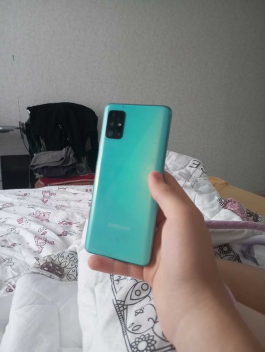 Продам Самсунг на запчасти