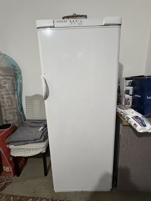 Голям фризер с шес чекмеджета