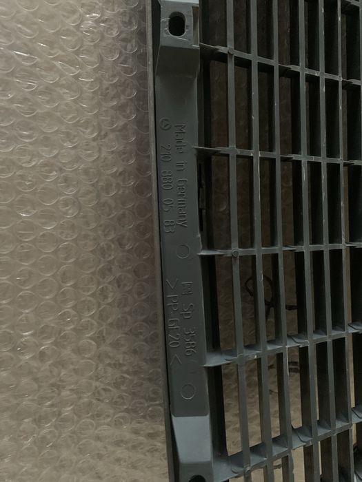 Решетка мерседес бенз 210 рест