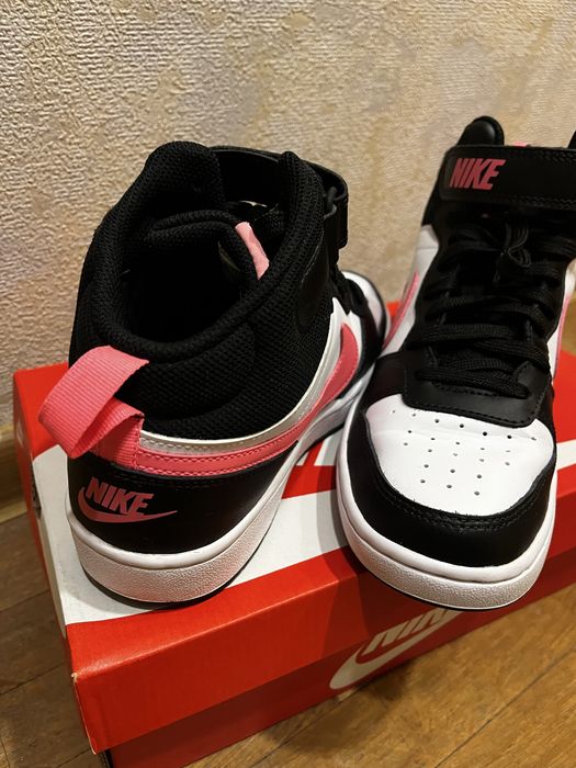 Nike обувки - неразличими от нови