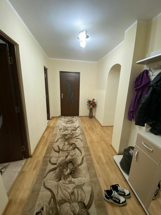 Dau în chirie apartament