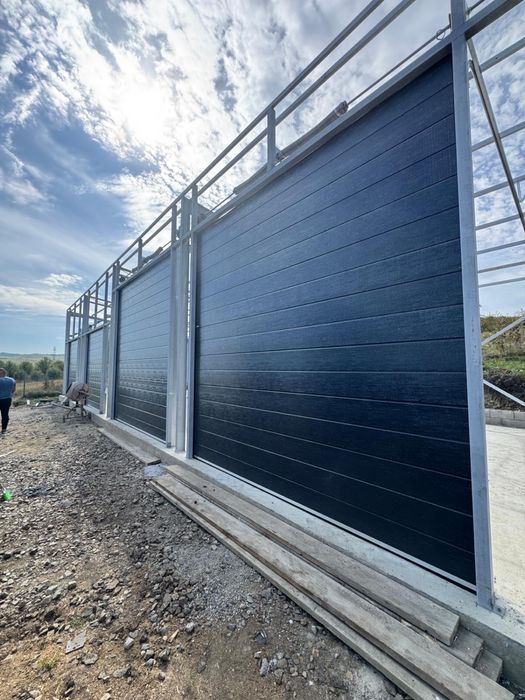 Usa garaj L3000 x H3000 gri cu geamuri -NOU!