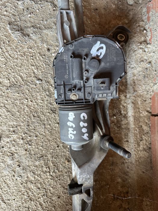 Моторче за чистачки за w204