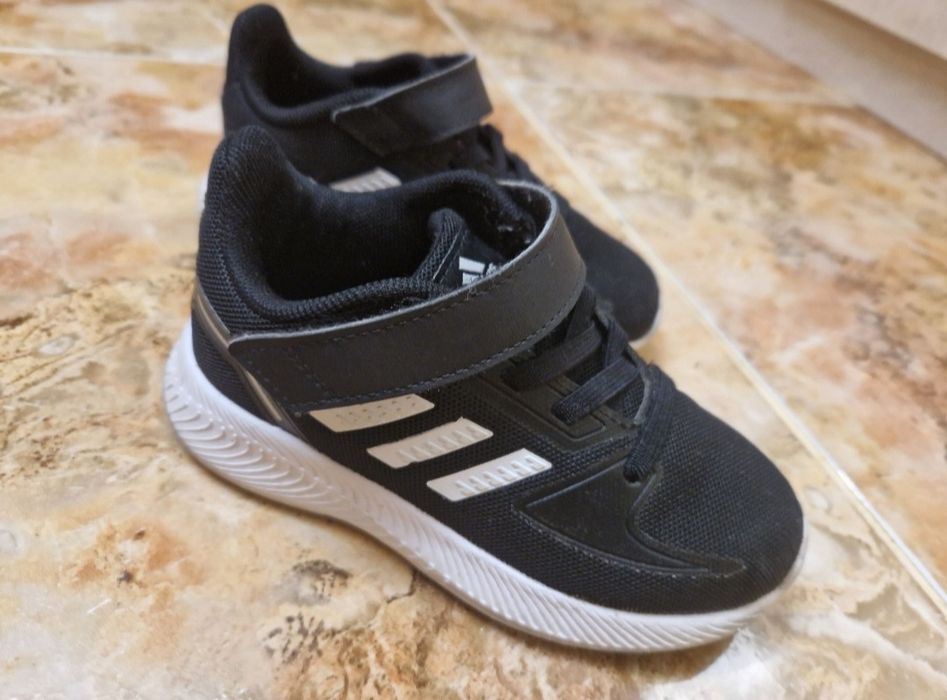 Adidasi ADIDAS , unisex,  impecabili , marime 26