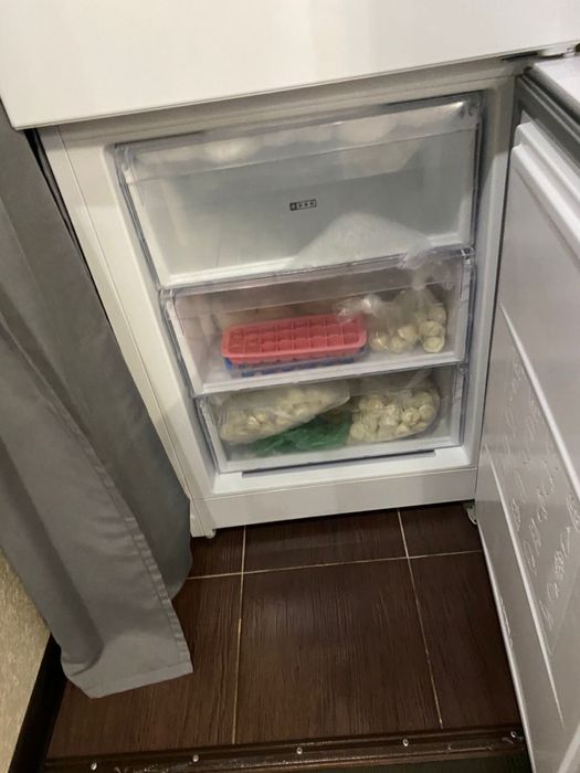 Продам Холодильник Hotpoint