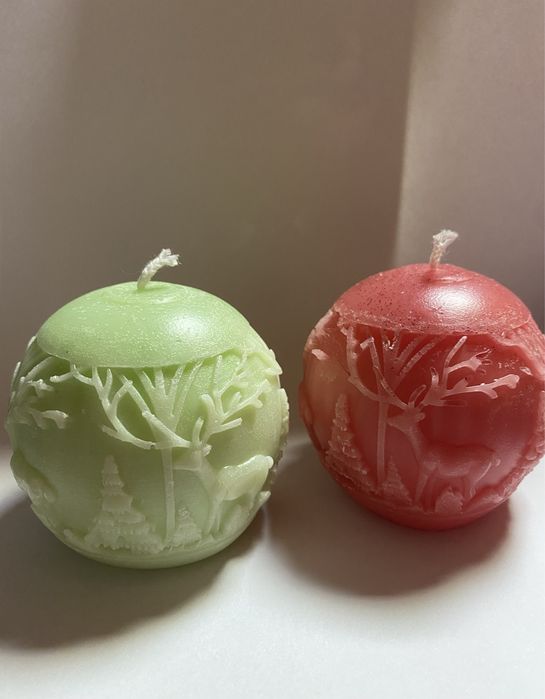 Ръчно правени коледни свещи