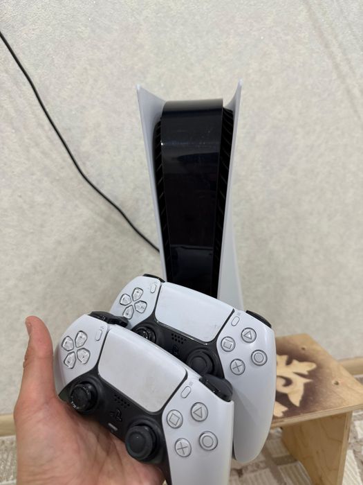 Продам Sony PS5 playstation 5