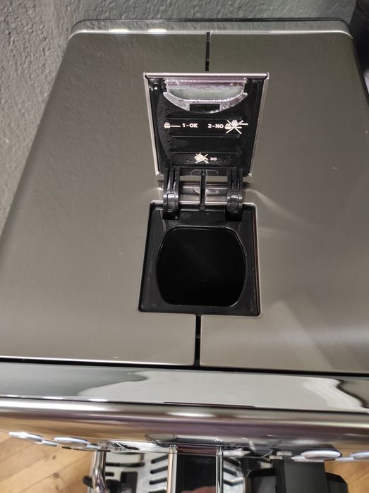 Кафемашина/Каферобот Saeco Exprelia Evo