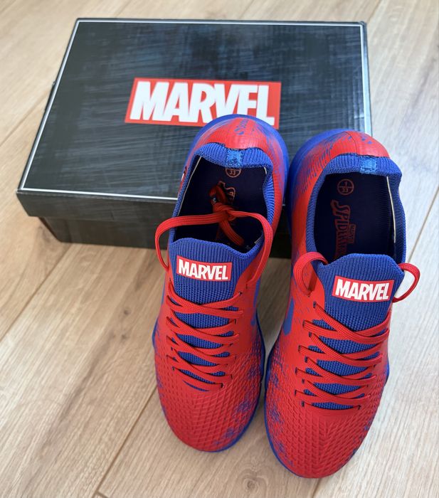 Sondico Marvel 33 размер стоножки футболни