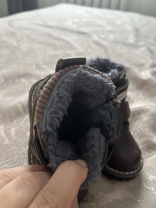 Продается детская обувь