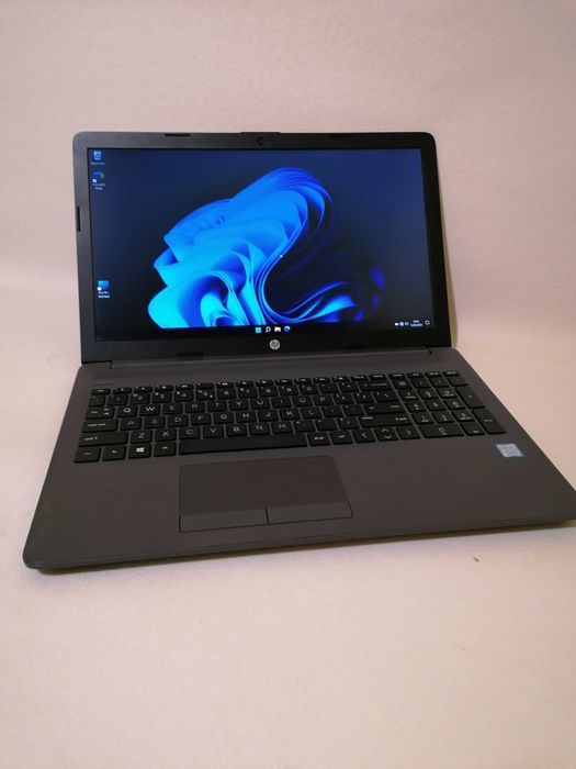 Laptop HP i5 gen8