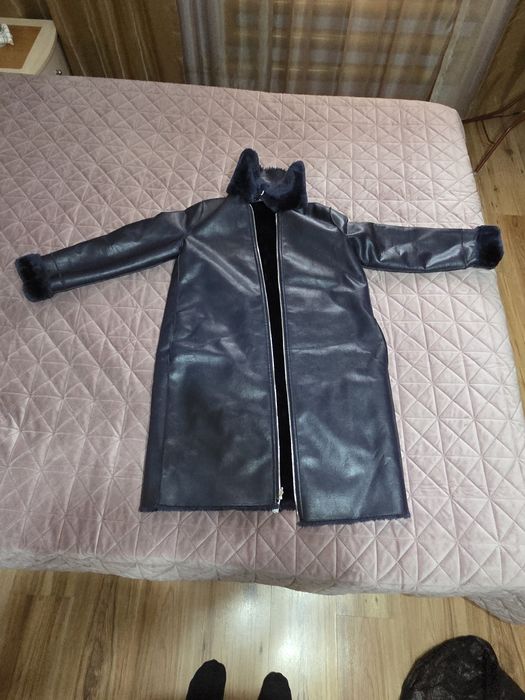 Кожено палто Guess