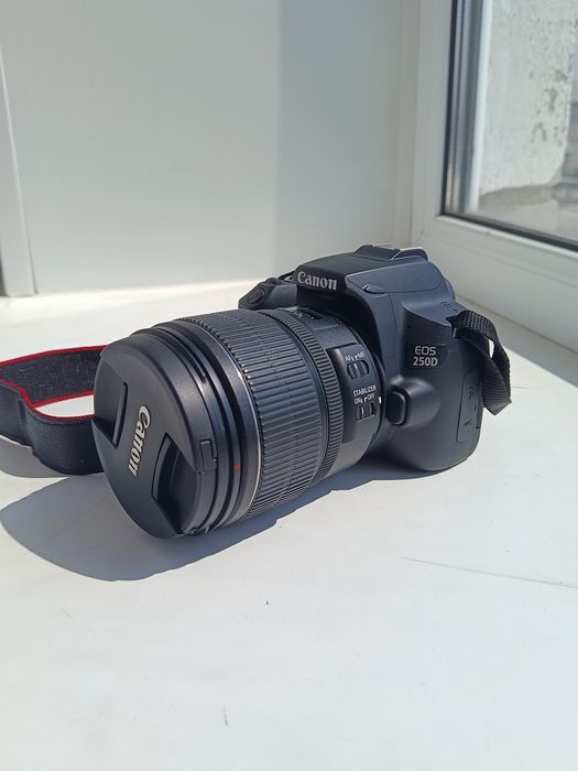 Canon EOS 250D + Canon EF-S 15-85mm IS USM — состояние нового!