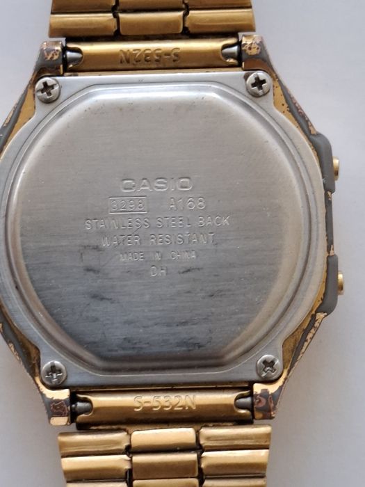 Vând CASIO electronic GOLD