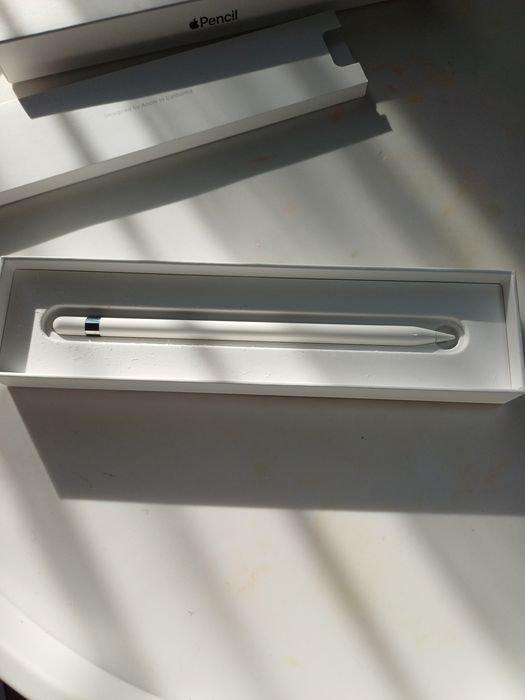 Стилус Apple Model A1603 MQLY3ZM/A белый