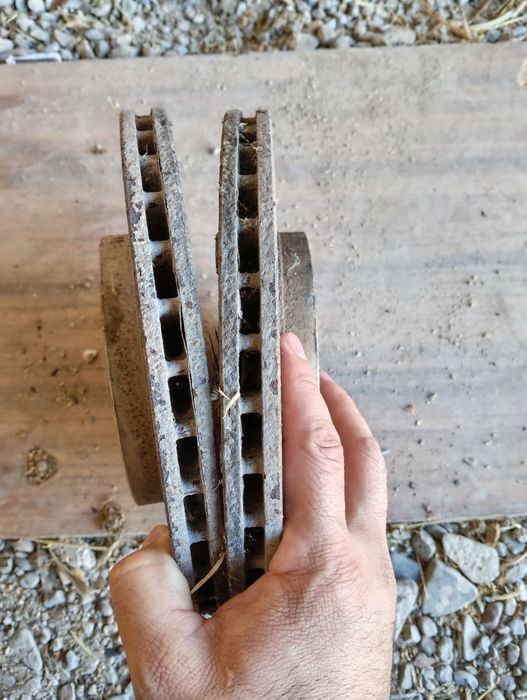 Тормозной диск на пассат б3 и б4