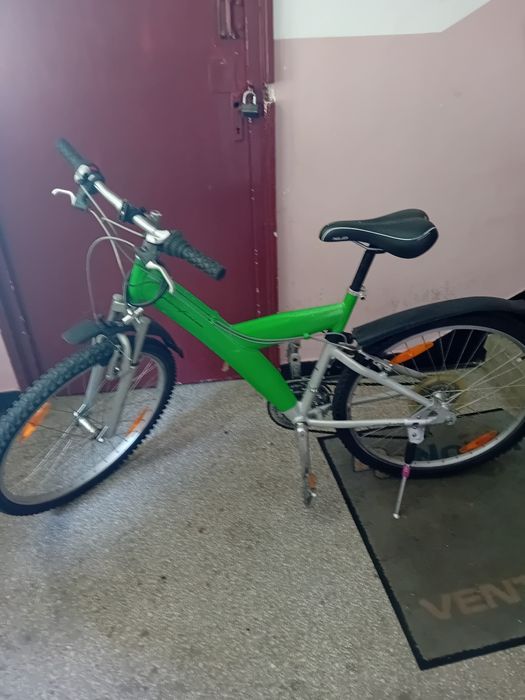 Vând bicicleta  700 roni...