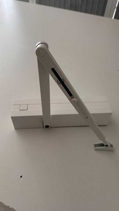 Автомат за врата  ASSA ABLOY – DC 240 с рамо - ножица