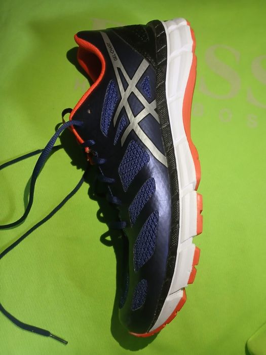 Asics  mărimea 45