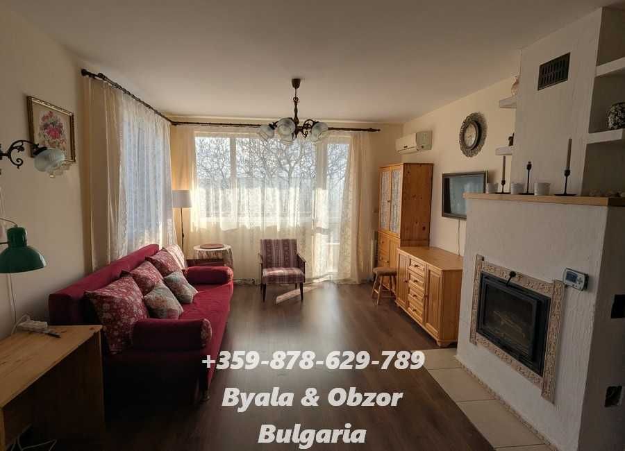 Просторен двустаен апартамент с камина