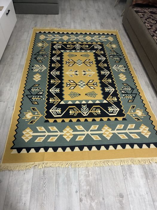 Безворсовый ковер