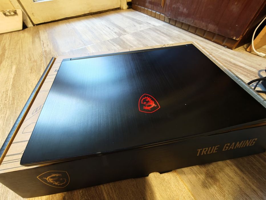 Продавам лаптоп MSI Thin GF63-12VE