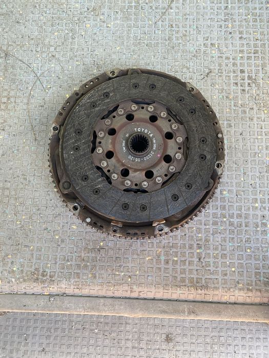 Съединител с маховик за Toyota avensi 2 2.2D-cat 177