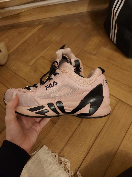 Adidasi Fila roz