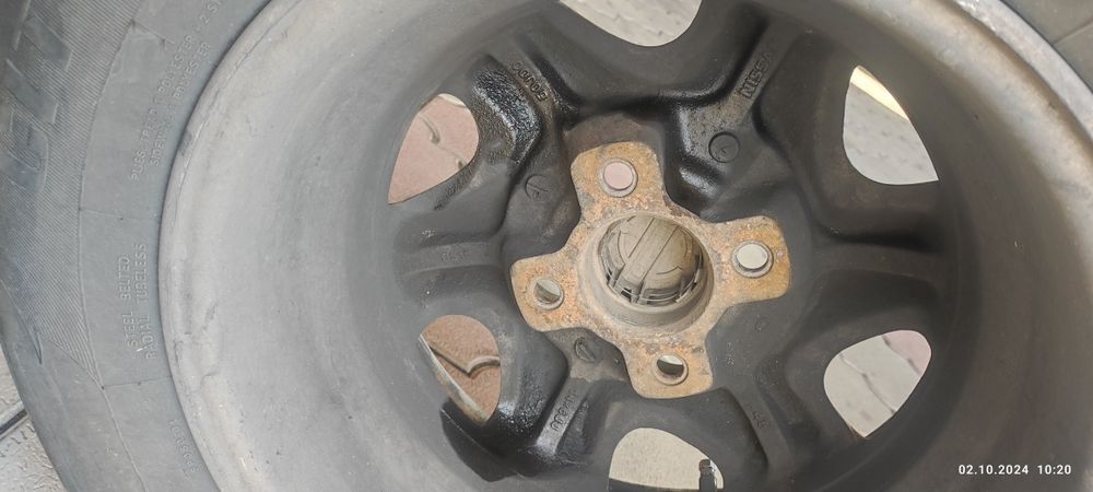 Продам титановые диски с резиной