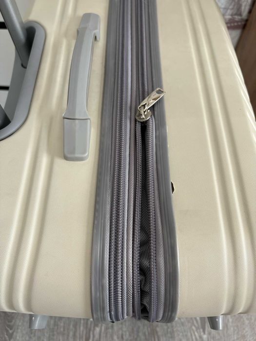 Продаем чемодан на колесах