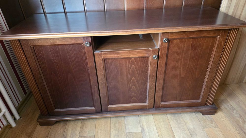 Бюро от масивна дървесина