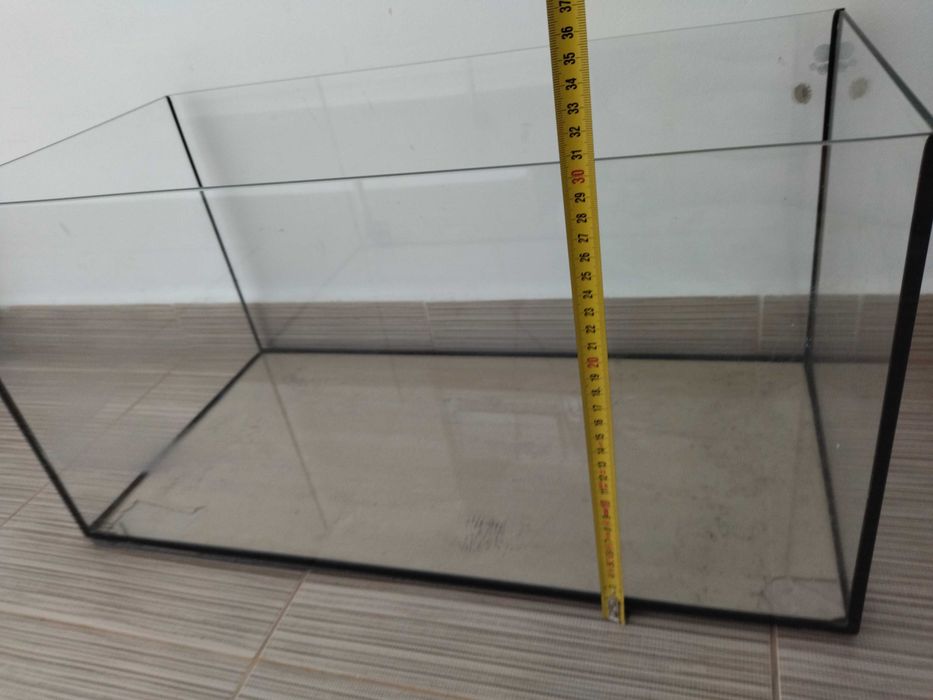 Acvariu mare pești, broască țestoasă sau hamsteri foarte bun