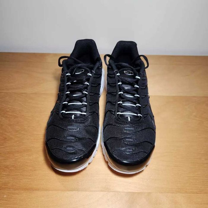 НОВИ! / Nike / AirMax TN / Black & White