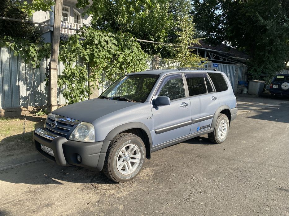 Продам автомобиль Suzuki xl7