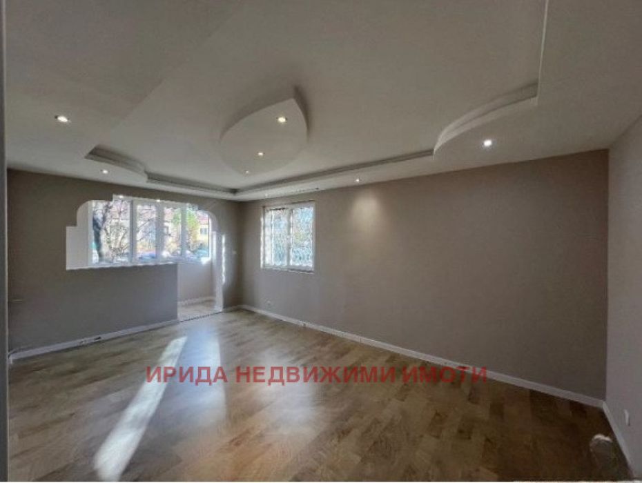 Преустроена гарсониера в Банишора